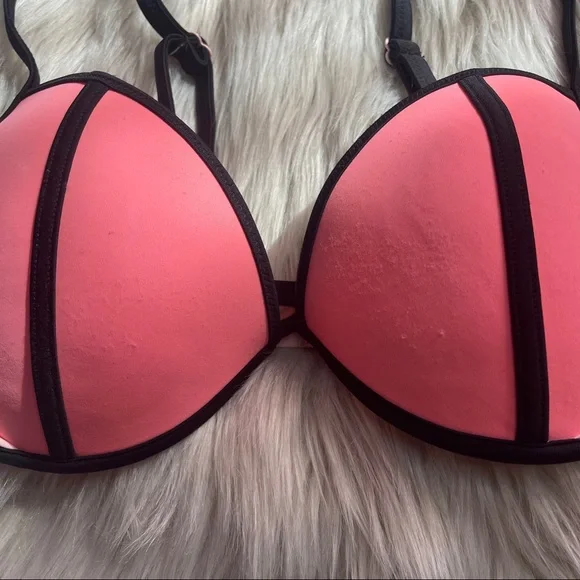 Victoria’s Secret Colorblock Bikini Top - Picture 2 of 4